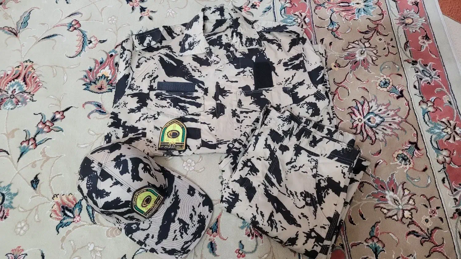 لباس نظامی (لباس سربازی)|لباس|اراک, |دیوار