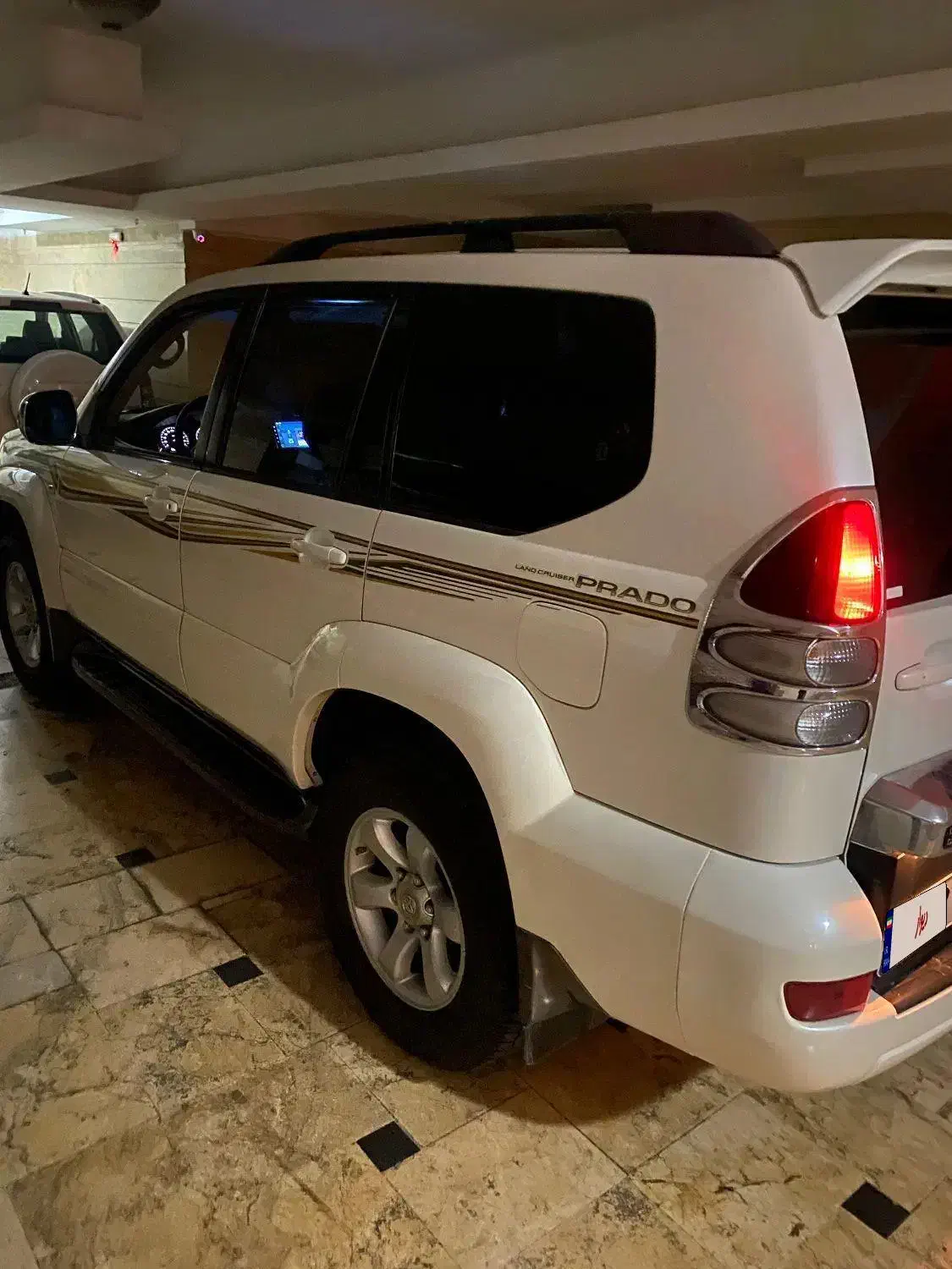 پرادو چهار درب چهارسیلندر دنده ای|خودرو سواری و وانت|تهران, دانشگاه شریف|دیوار