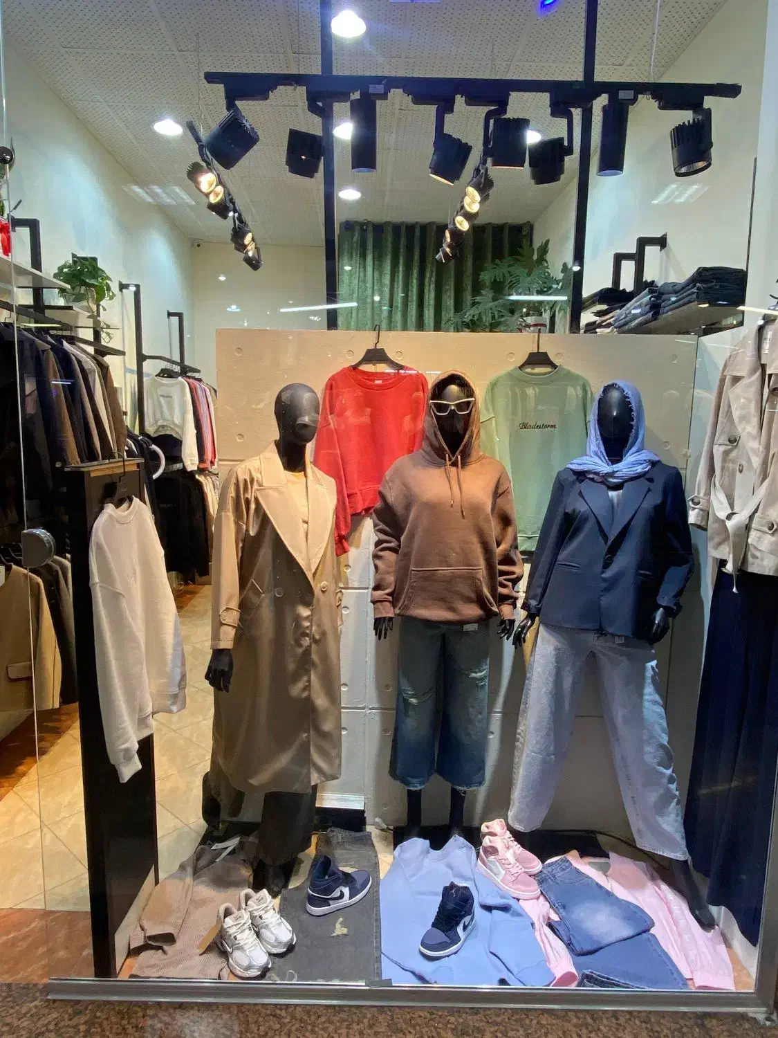 مغازه با پاخور خفن خیابان اصلی مرکز شهر سرقنات|اجارهٔ مغازه و غرفه|قدس, شهرقدس|دیوار