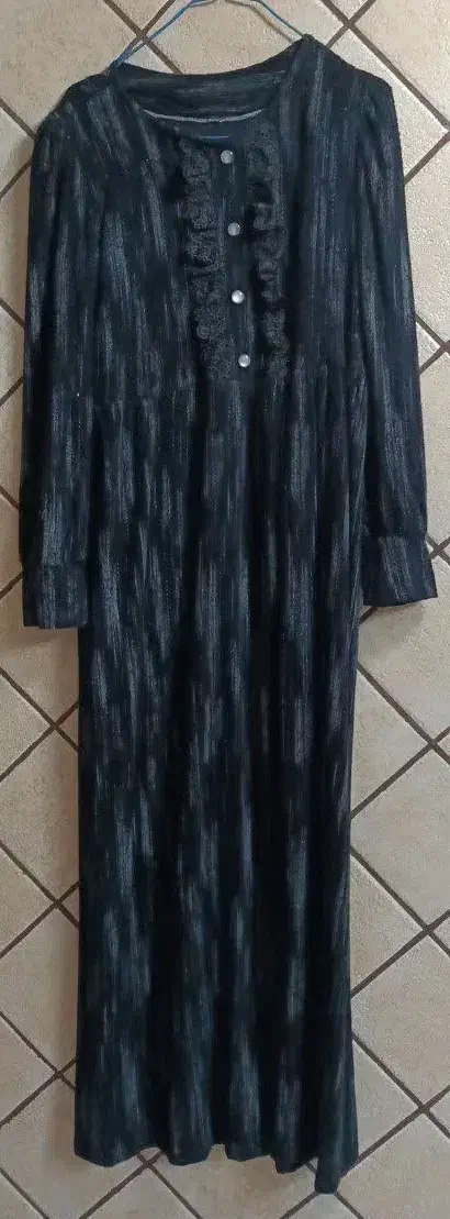 کفتان مخمل|لباس|کاشان, پا نخل|دیوار