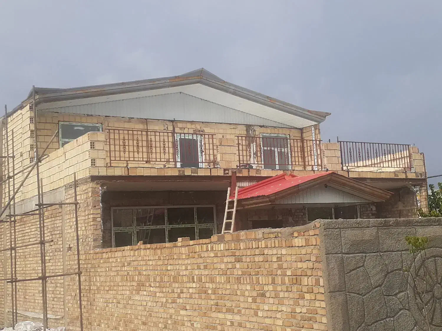 نصب شیروانی|خدمات پیشه و مهارت|آبدانان, |دیوار