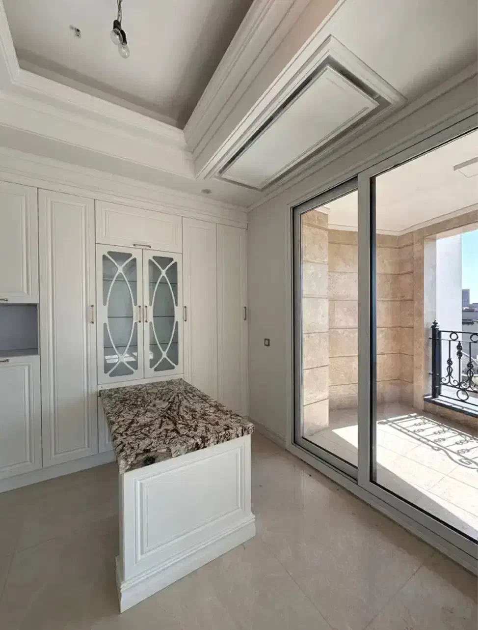 دیباجی جنوبی/۲۴۰متر ۳خواب مستر/تکواحدی/نوساز/لابی