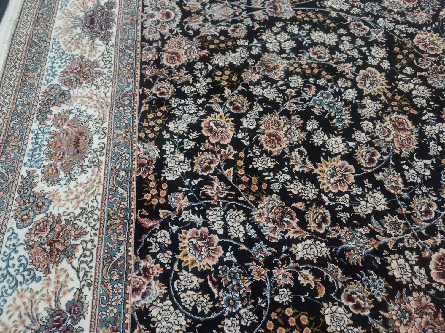 تعویض فرش ۹متری افشان با کرمی|فرش|بروجرد, |دیوار