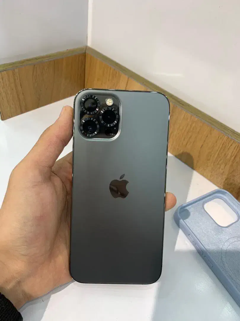 12 pro max|موبایل|پرند, فاز ۲|دیوار