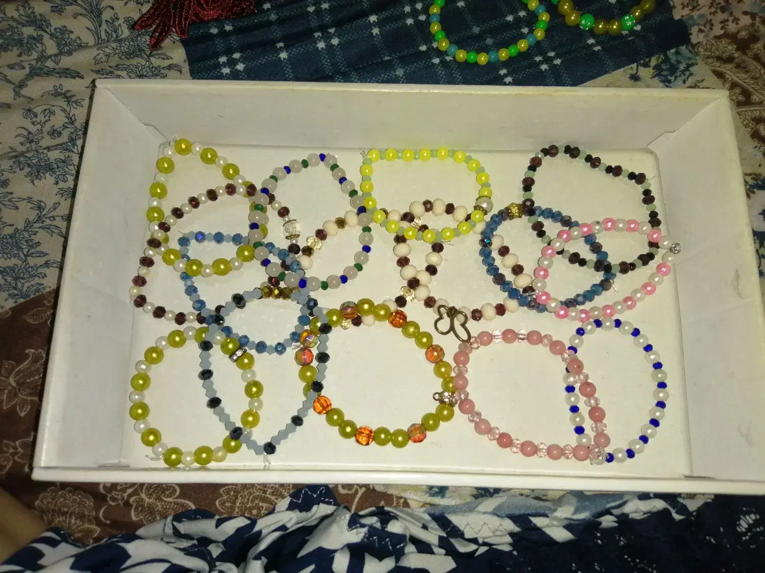 دستبند کشی|بدلیجات|رشت, فلسطین|دیوار