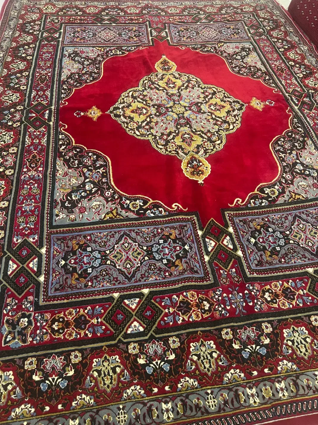 فرش قرمز|فرش|مشهد, گلبرگ|دیوار