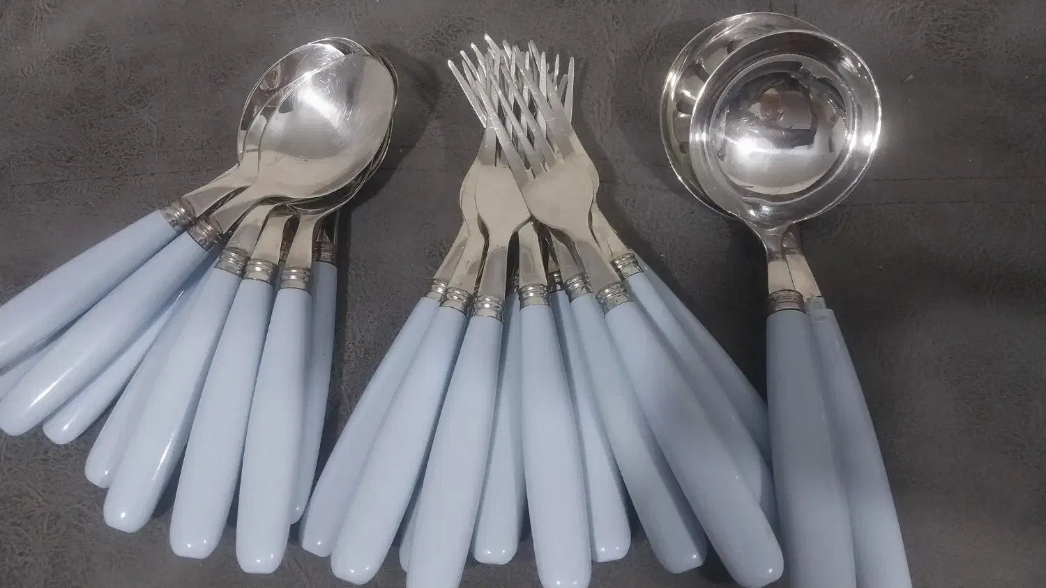 سرویس قاشق چنگال ۱۲ نفره مارک یونیک|ظروف سرو و پذیرایی|محمدیه-قزوین, |دیوار