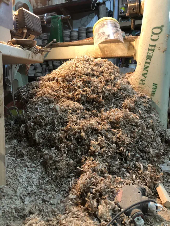 پوشال نجاری، خاک اره،نرمه چوب،چوب هیزمی،خرده چوب|خدمات باغبانی و درختکاری|یزد, |دیوار