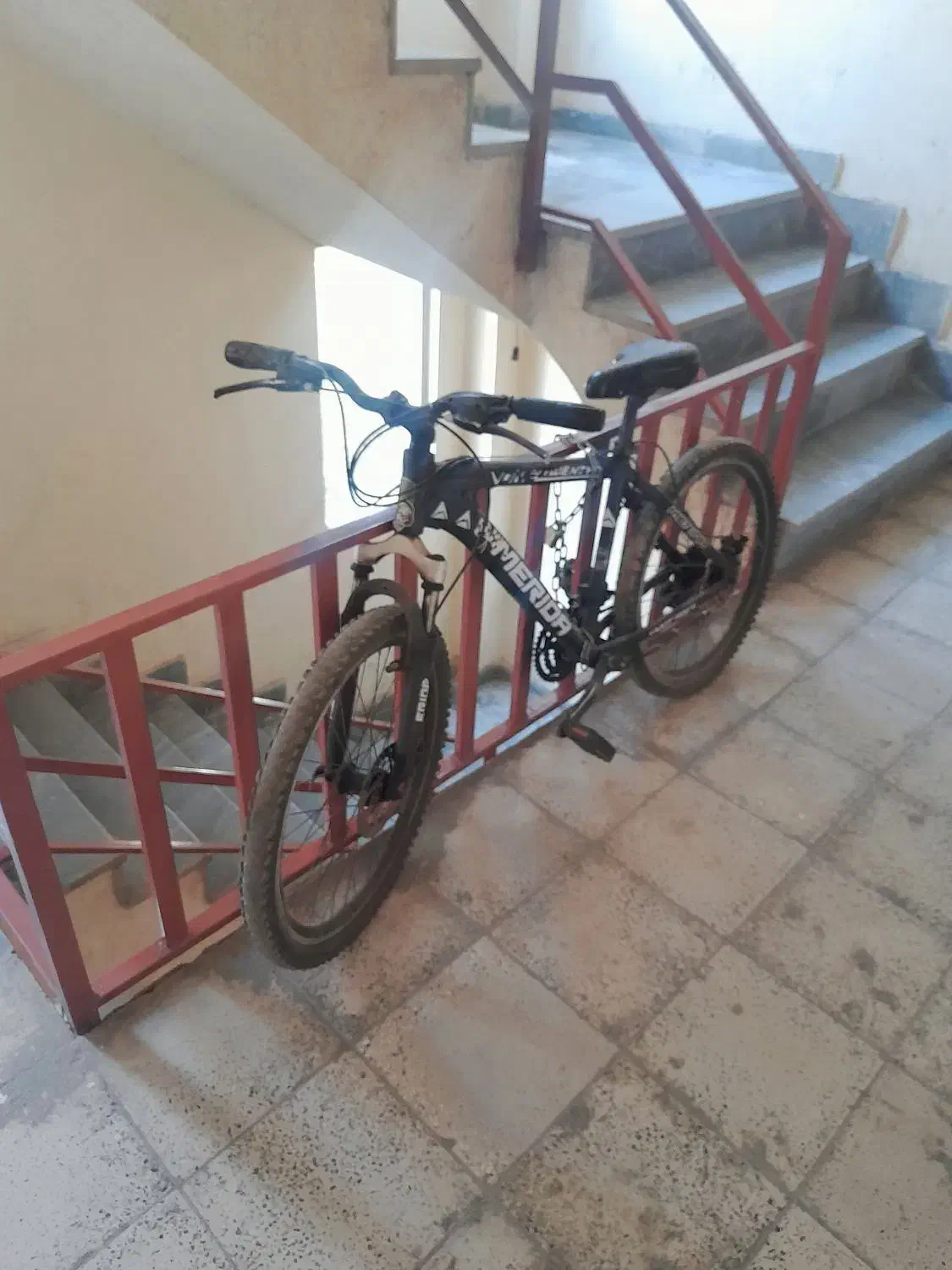 دوچرخه|دوچرخه، اسکیت، اسکوتر|رباط‌کریم, رباط‌کریم|دیوار