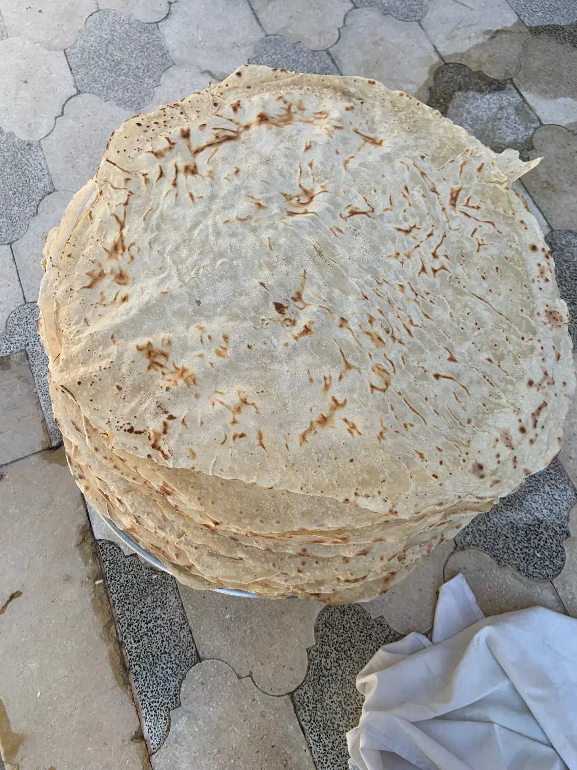 نان تیری تاز ه پخت روز|خوردنی و آشامیدنی|شیراز, جوادیه|دیوار