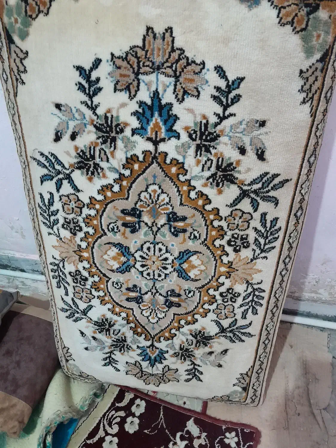 پشتی طرح قالی|پشتی|شهرکرد, |دیوار