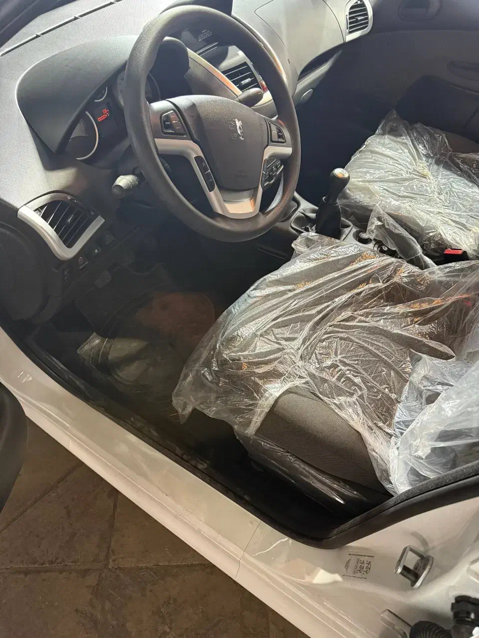 پژو 207 دنده ای Tu5 / اتو رئیسی نقد و اقساط|خودرو سواری و وانت|یزد, |دیوار