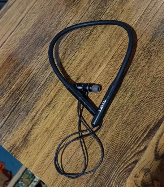 هندزفری بلوتوثی لیتو تمیز و سالم|لوازم جانبی موبایل و تبلت|آستارا, |دیوار