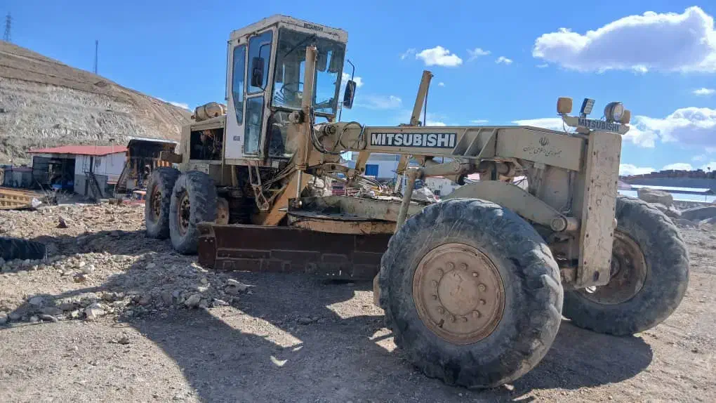 گریدر میتسوبیشی|خودرو سنگین|ورزقان, |دیوار