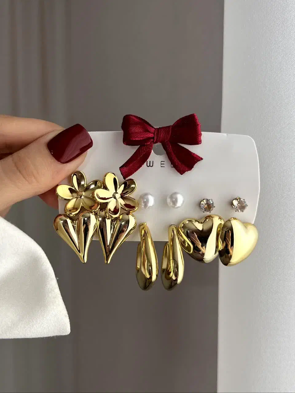 گردنبند گوشواره  و ساعت مچی|بدلیجات|بیرجند, |دیوار