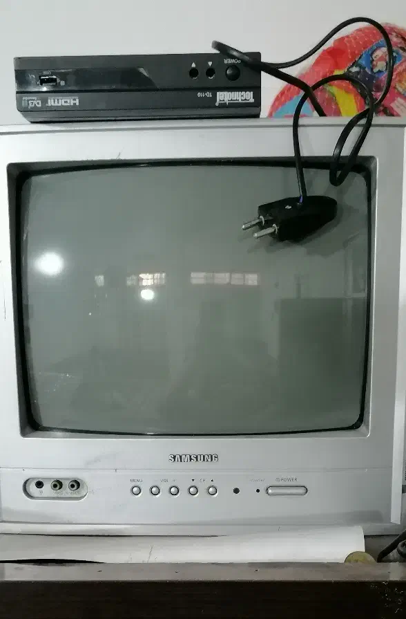 تلویزیون|تلویزیون و پروژکتور|قم, نیروگاه|دیوار