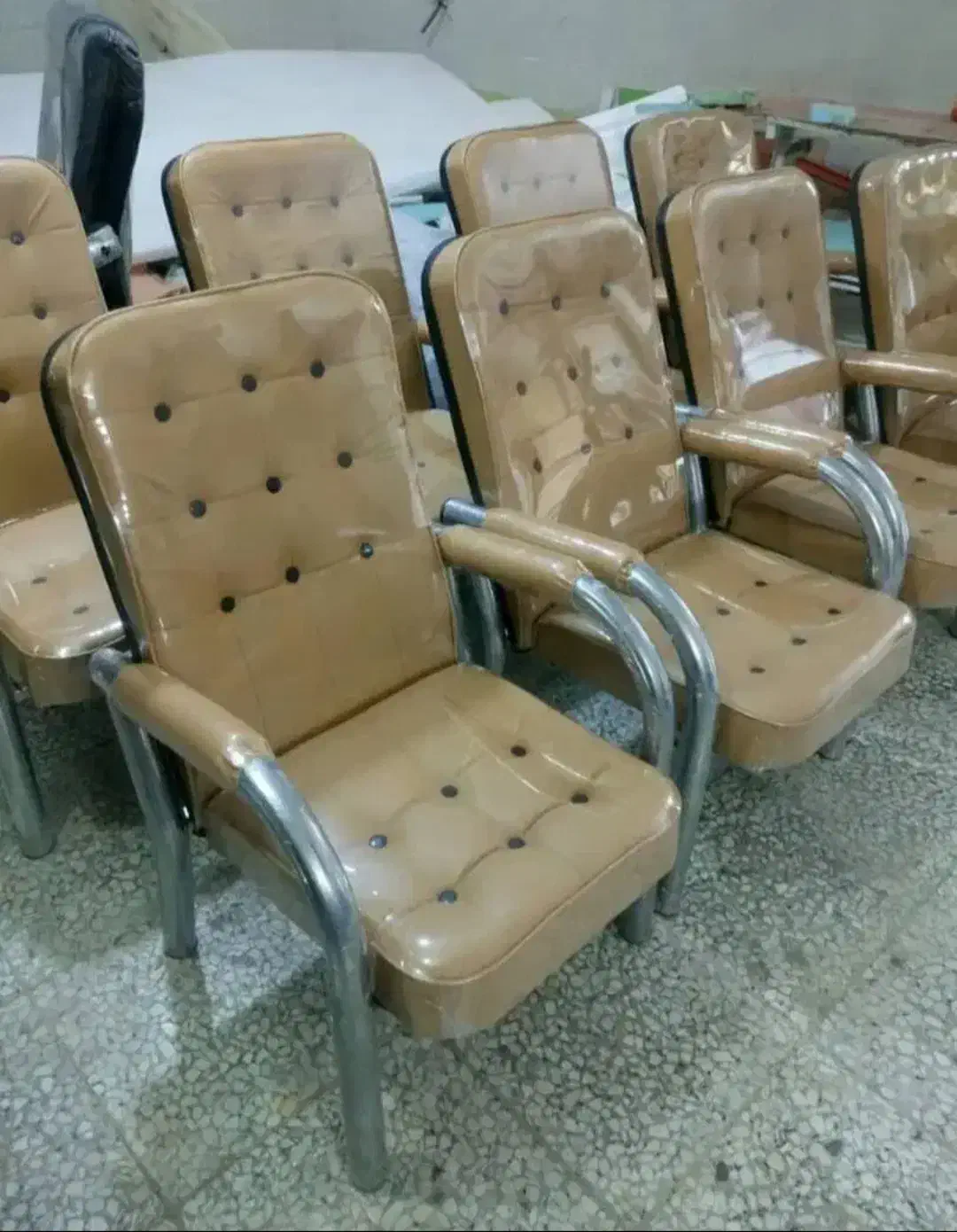 تولیدوپخش صندلی انتظار ومبلمان اداری|دفتر کار|اسلامشهر, شهرک امام حسین (میان آباد)|دیوار