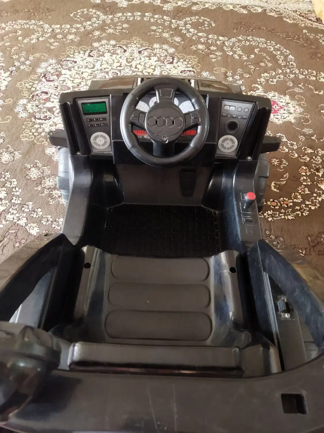 ماشین شارژی سالم|اسباببازی|یاسوج, |دیوار