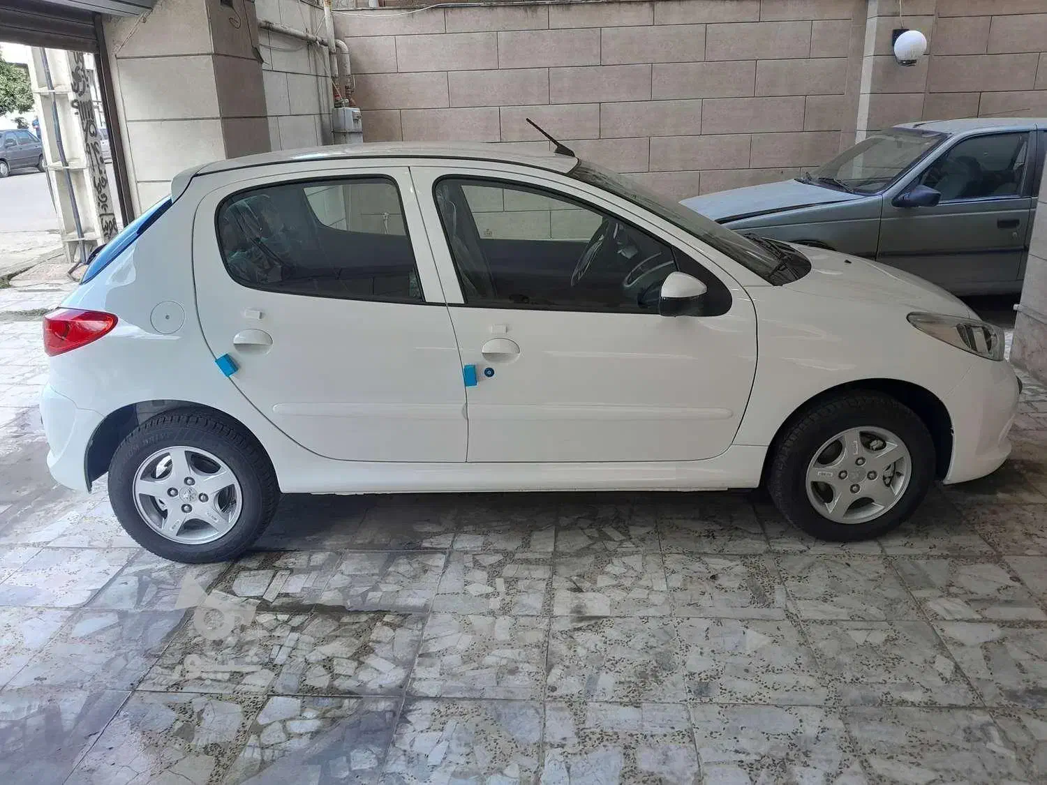 ۲۰۷ اتومات سقف فلز ۴۰۳ خشک بدون کارکرد|خودرو سواری و وانت|تهران, پونک|دیوار