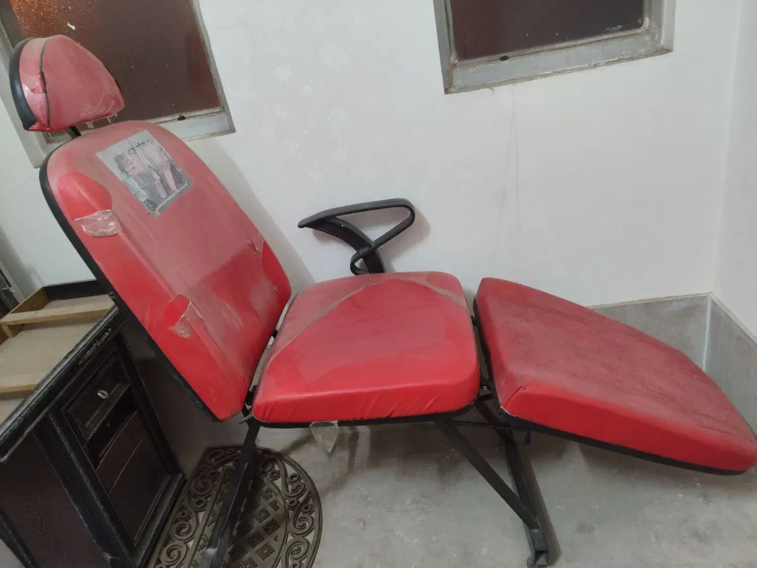 صندلی|صندلی و نیمکت|اصفهان, ناصرخسرو|دیوار