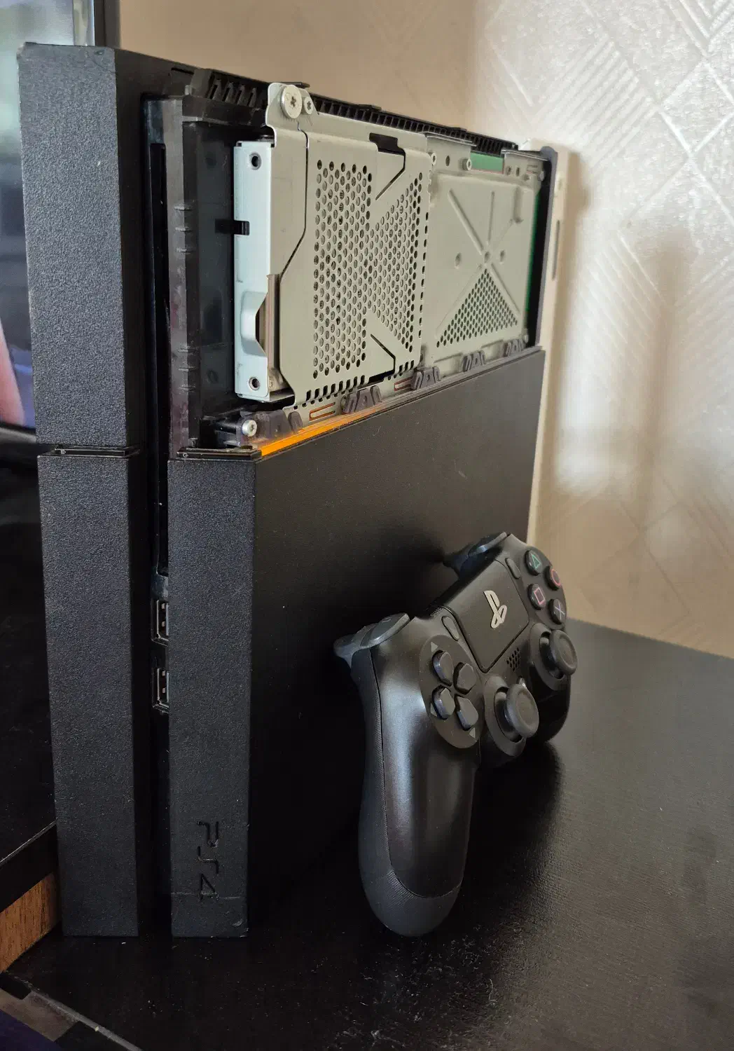 PS4 fat کارکرده تمیز کپی خور|کنسول، بازی ویدئویی و آنلاین|میانه, |دیوار