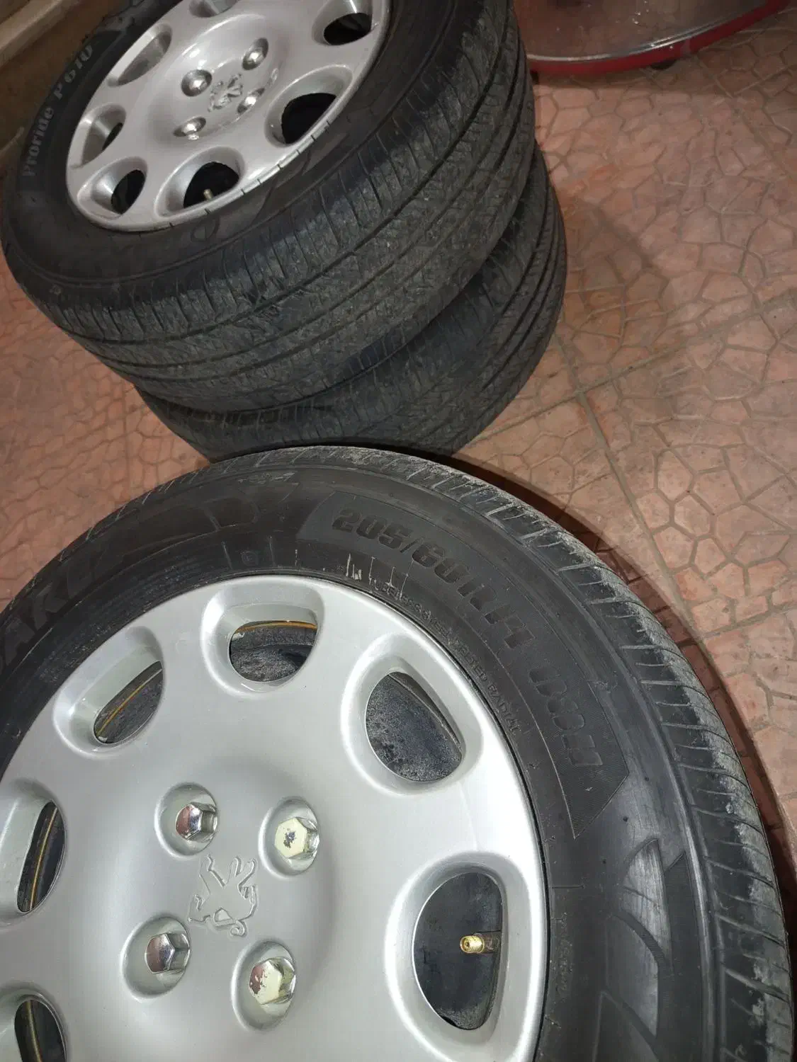 لاستیک بارز ۸۰٪|قطعات یدکی و لوازم جانبی|میاندوآب, |دیوار