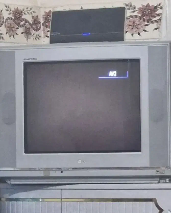 تلویزیون ال جی سالم|تلویزیون و پروژکتور|بروجرد, |دیوار