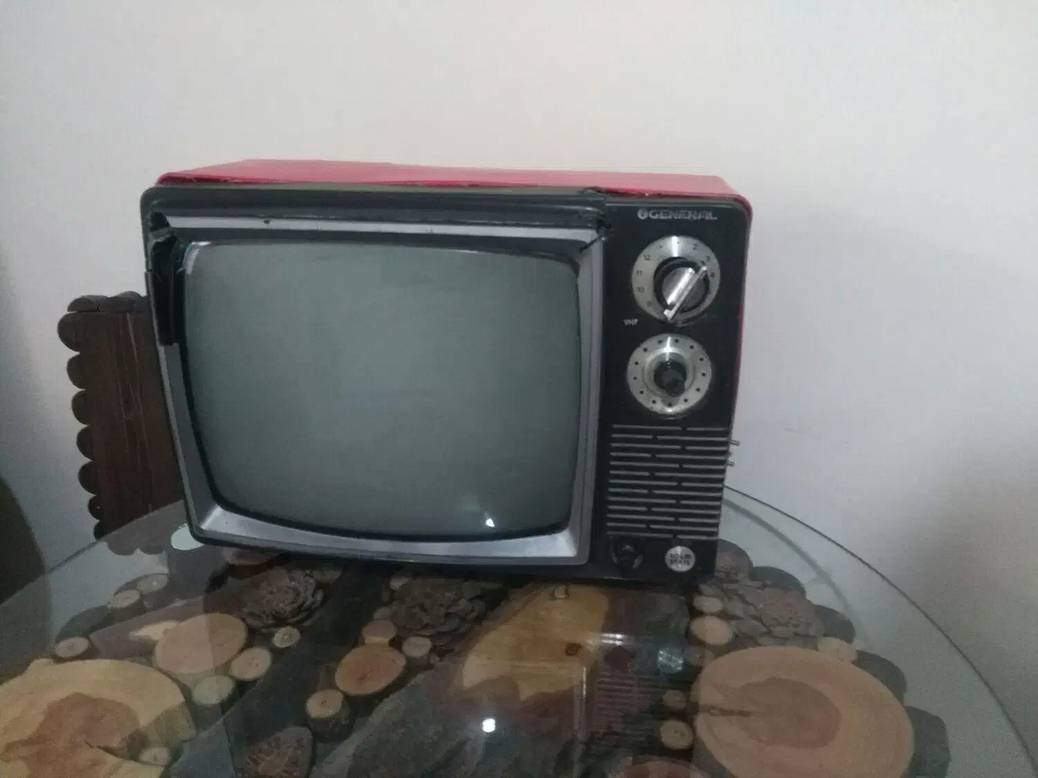 تلویزیون قدیمی 14اینچ سالم|تلویزیون و پروژکتور|پرند, فاز ۶|دیوار