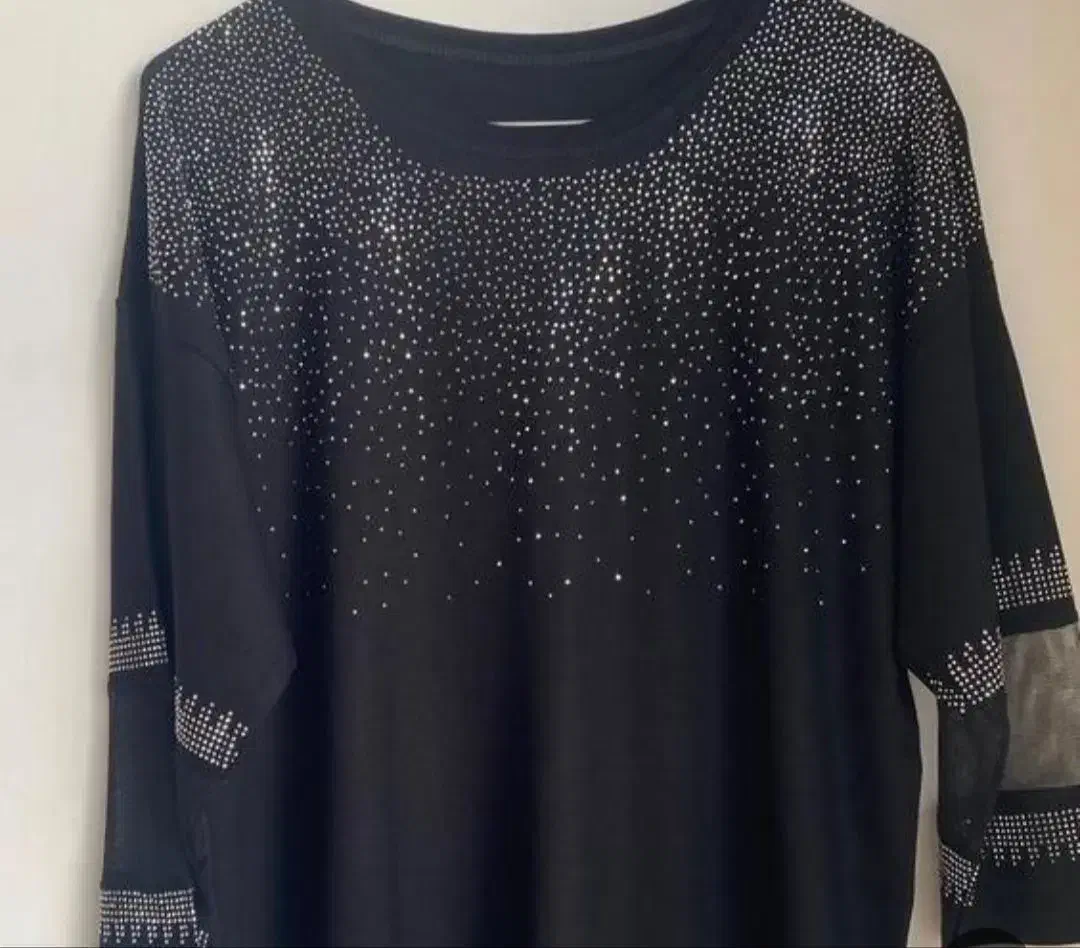 لباس پارچه|لباس|قروه, |دیوار