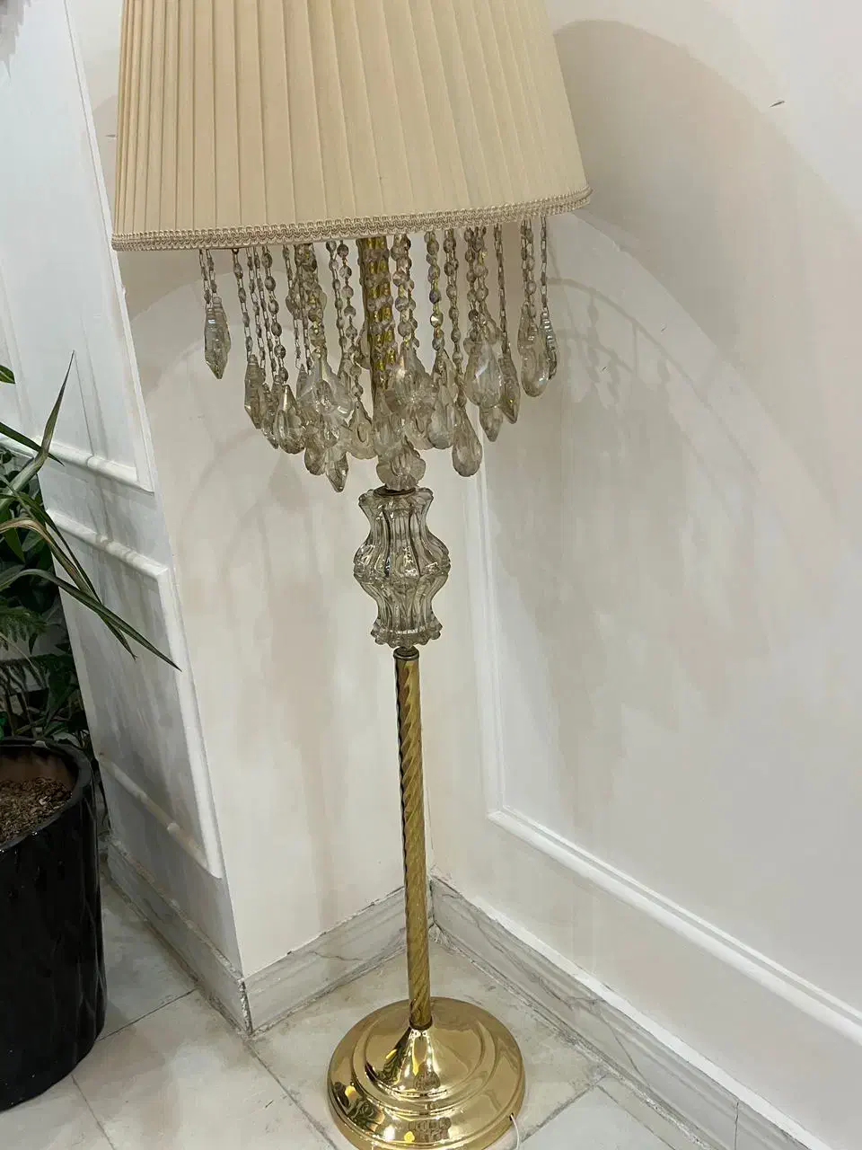 اباژور سلطنتی بسیار شیک و زیبا|چراغ خواب و آباژور|زاهدان, |دیوار