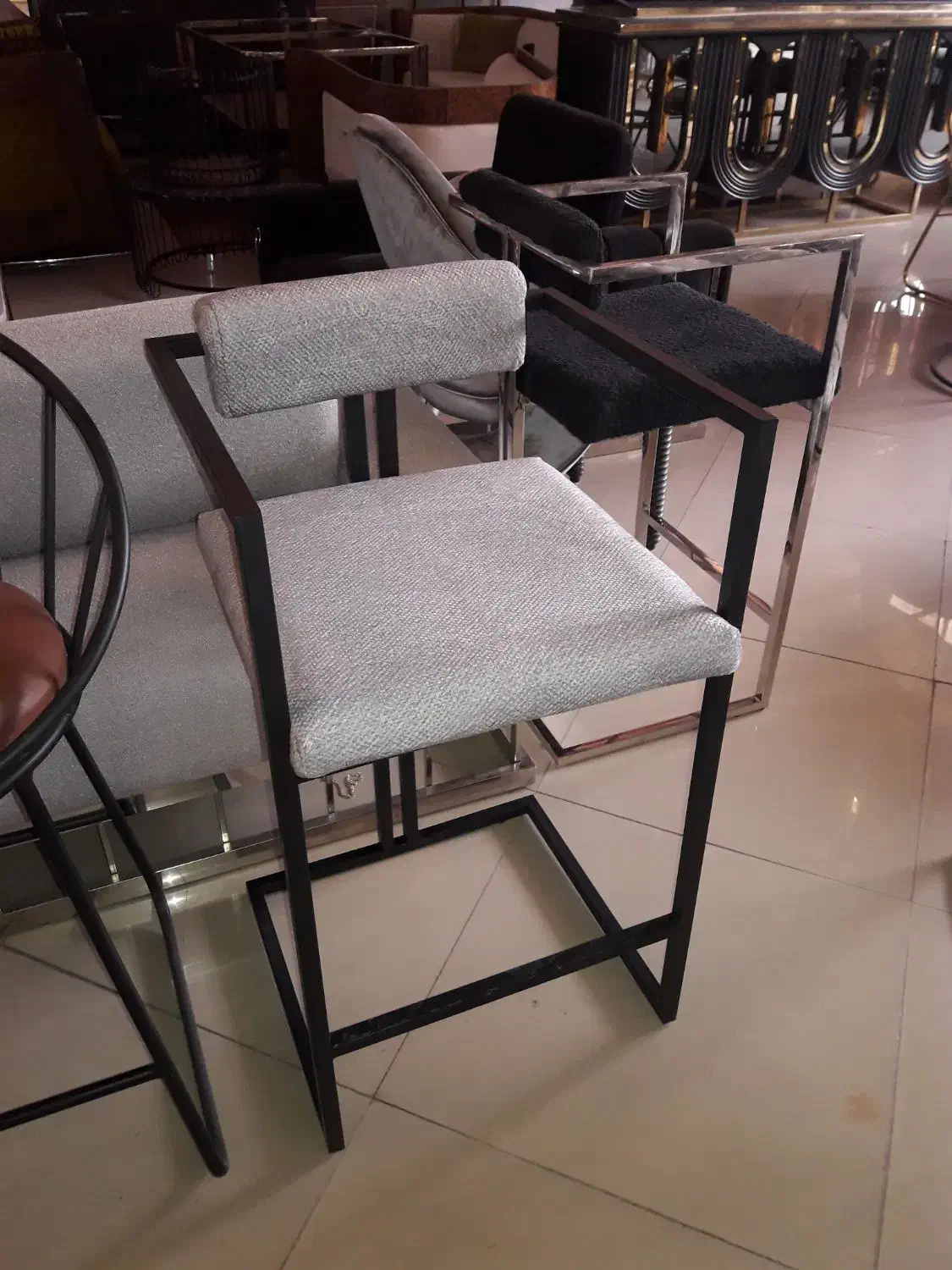 صندلی بار|صندلی و نیمکت|آفتاب, |دیوار