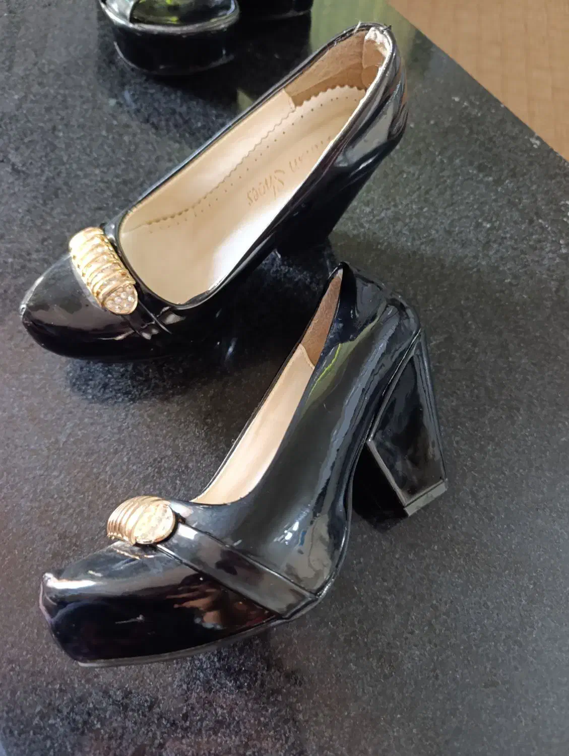 کفش نو بدون استفاده  یک جفت 37 و 36 کاملا نو|کیف، کفش، کمربند|مسجد سلیمان, |دیوار