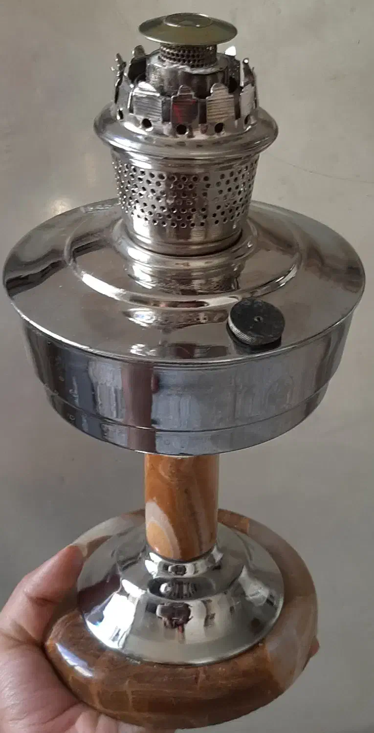 چراغ گردسوز نفتی انتیک- نو|کلکسیون اشیاء عتیقه|قم, نیروگاه|دیوار