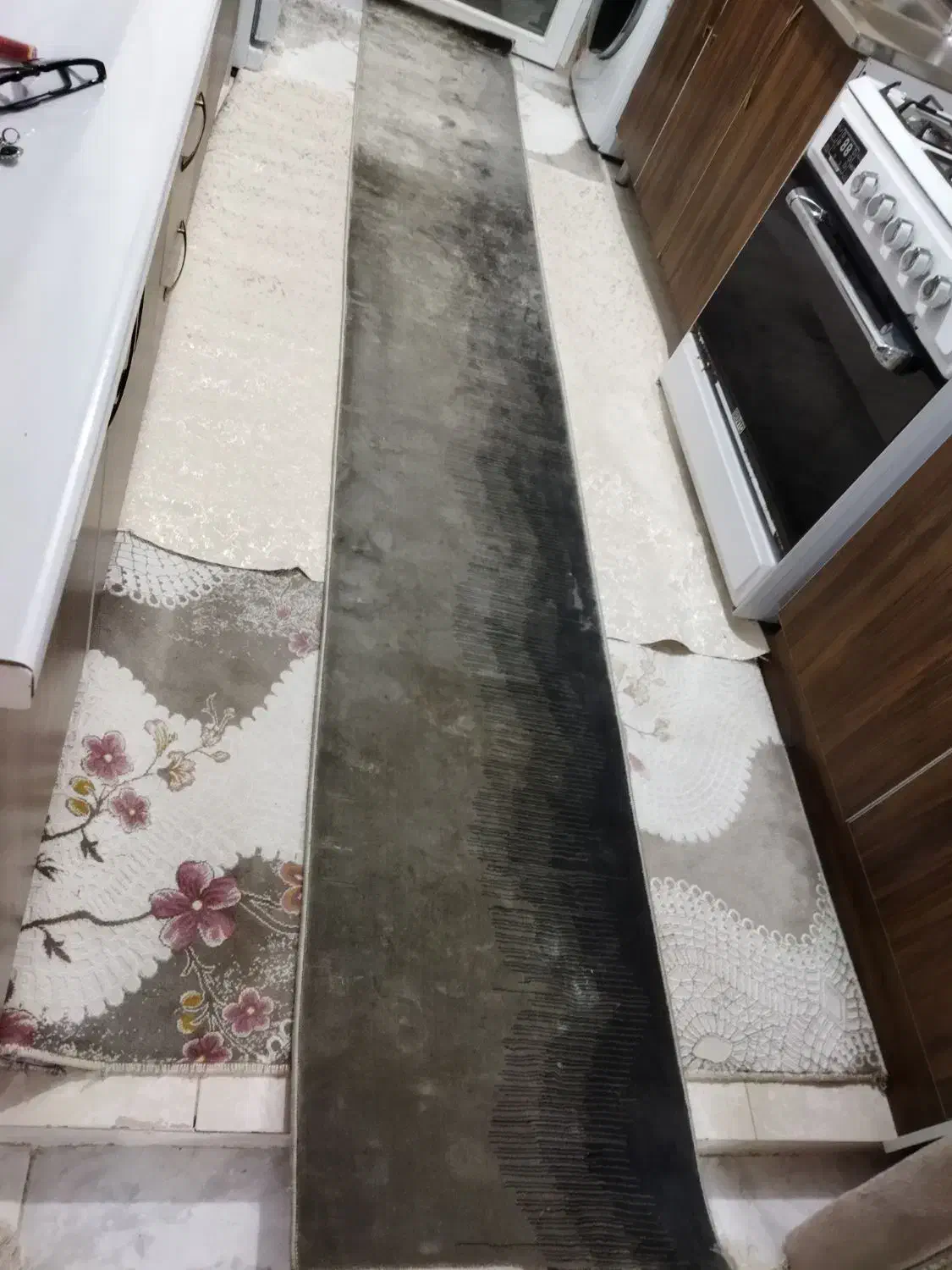 کناره فرش نیم متر در چهار متر|فرش|پرند, فاز ۶|دیوار