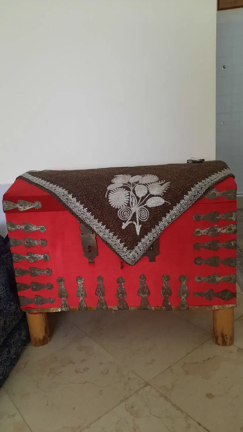 شاه‌نشین باصندوق قدیمی|پشتی|همدان, |دیوار