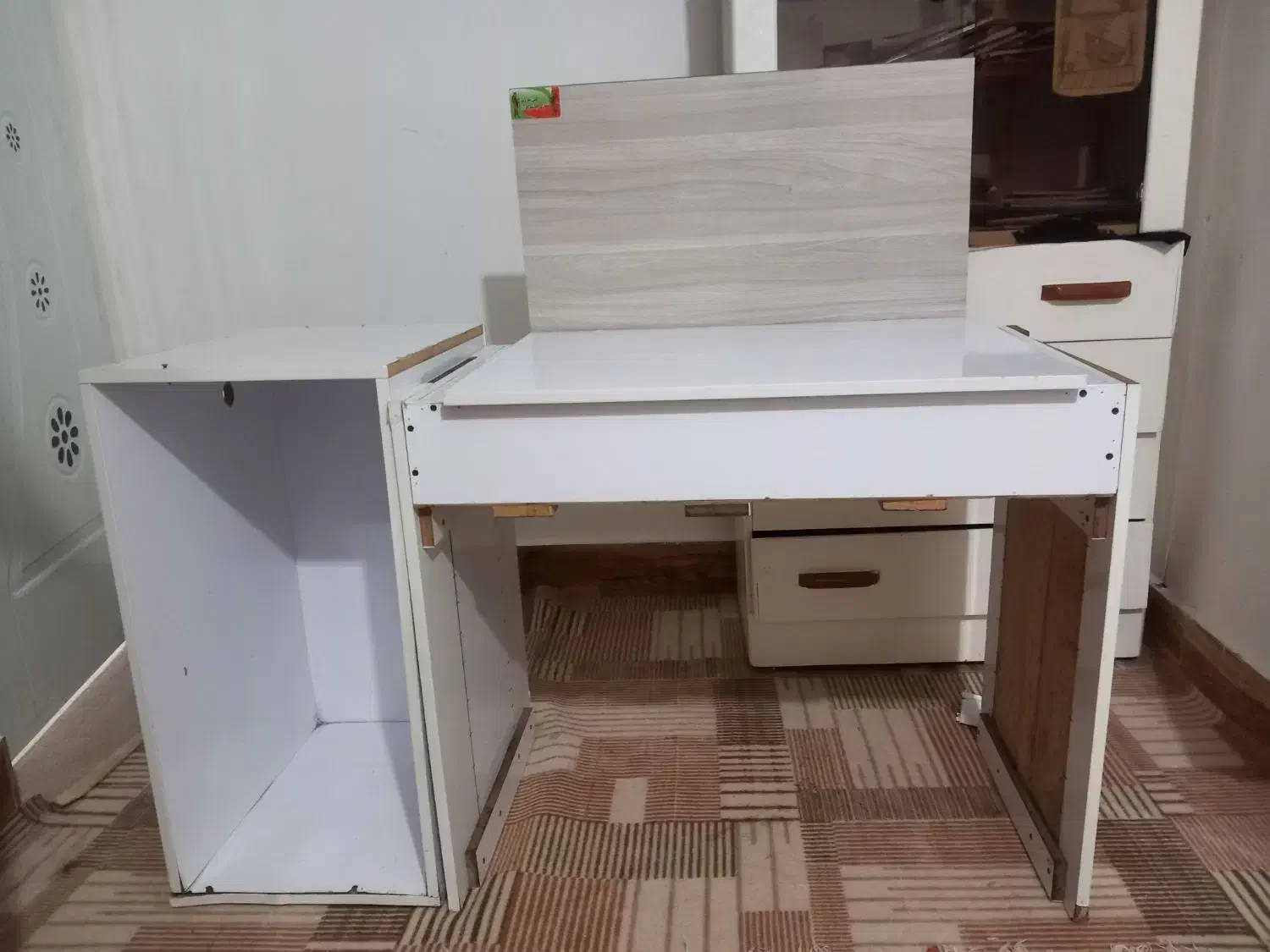 میز تحریر|میز تحریر و کامپیوتر|یاسوج, |دیوار