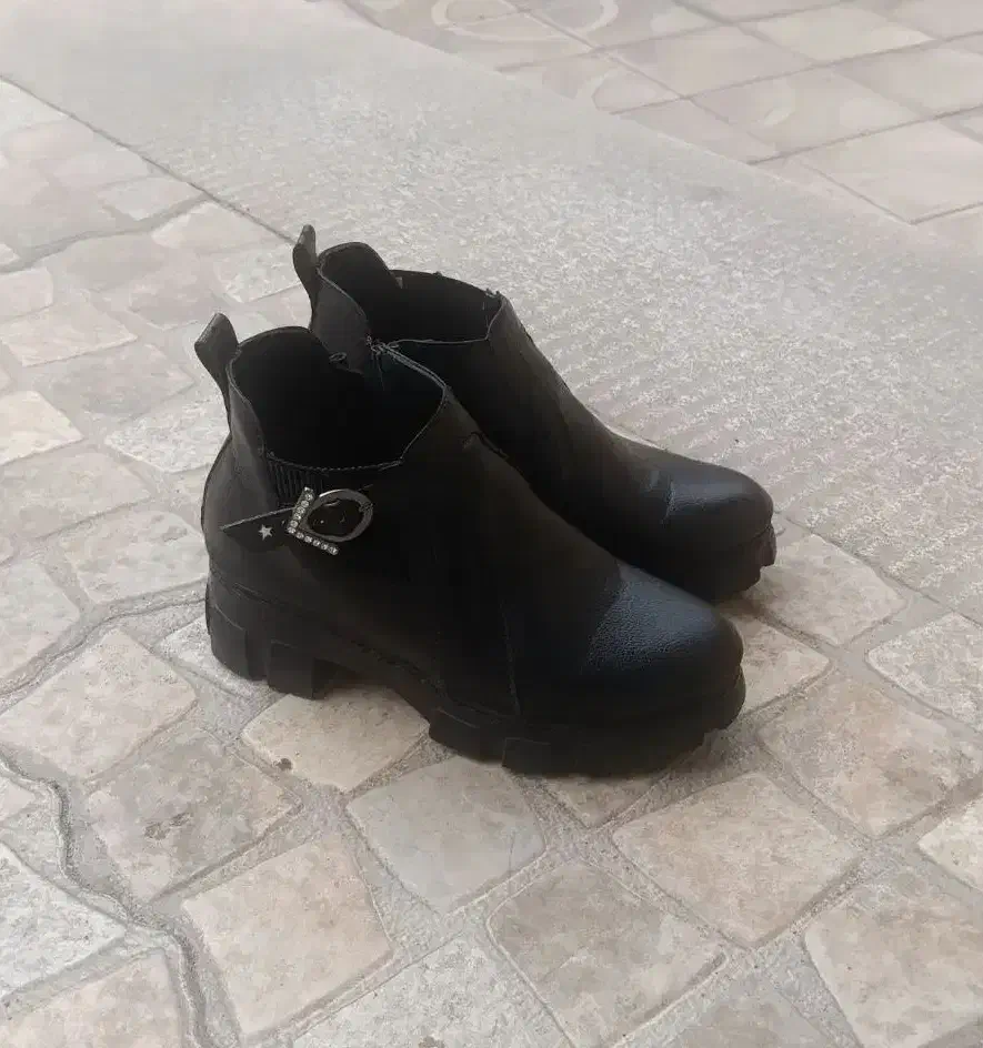 پوتین نو|کیف، کفش، کمربند|مرند, |دیوار