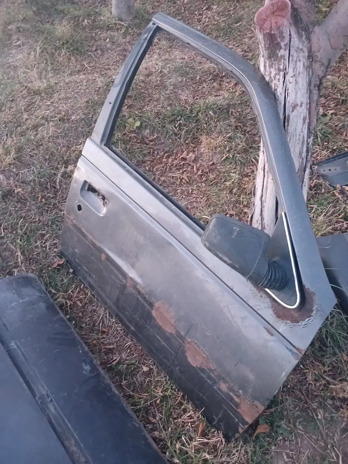 درب و کاپوت جلو و گلگیر|قطعات یدکی و لوازم جانبی|اهر, |دیوار