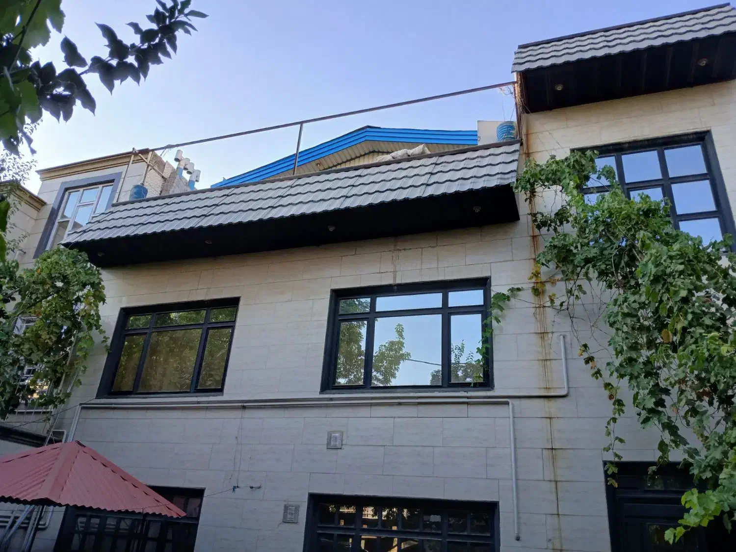 فروش خانه ویلایی ۲۰۰ متری ۵ خوابه|فروش خانه و ویلا|همدان, |دیوار