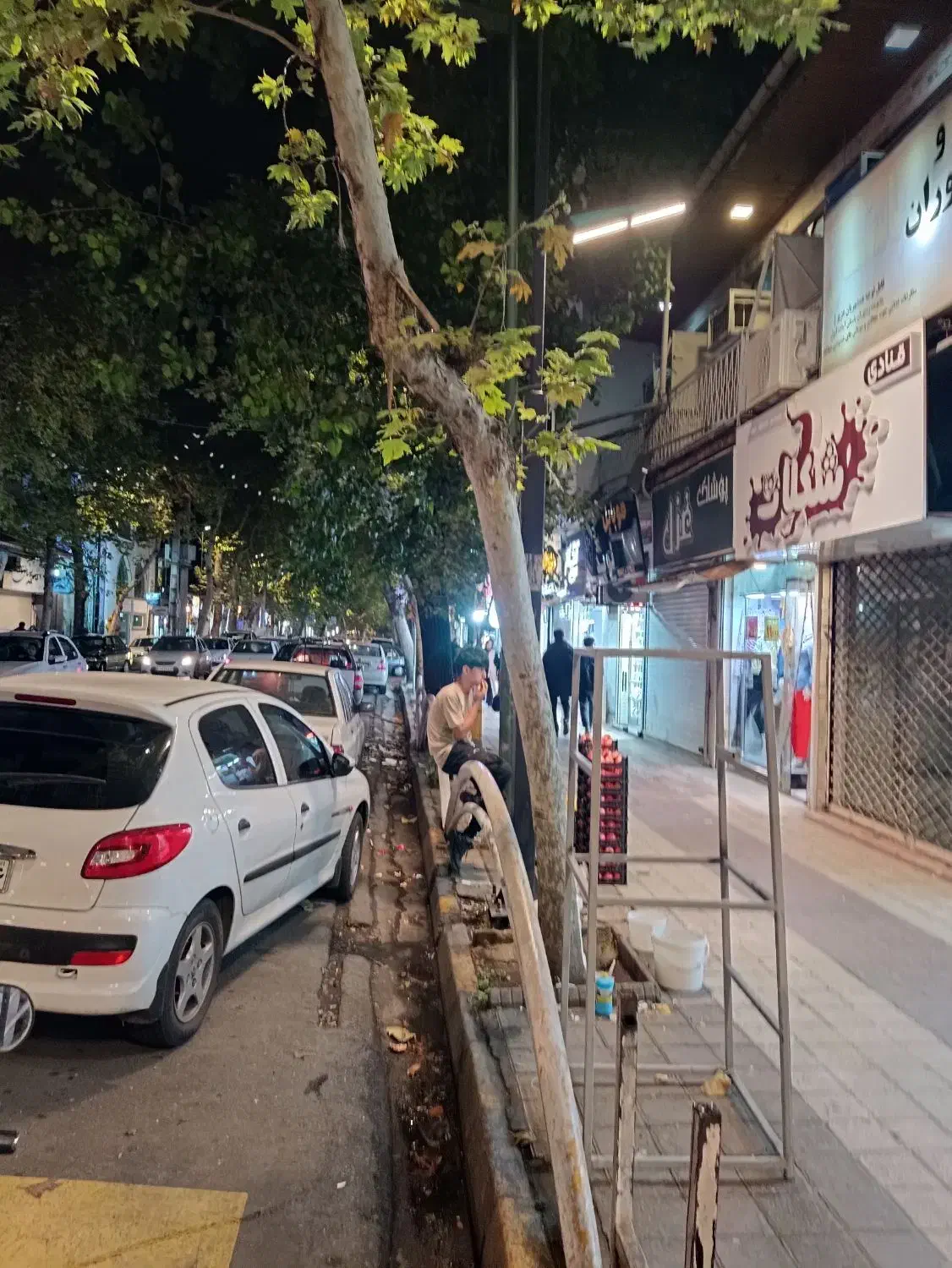 سرقفلی یک باب مغازه ۲۷ متری لاهیجان میدان شهدا|فروش مغازه و غرفه|لاهیجان, انقلاب|دیوار