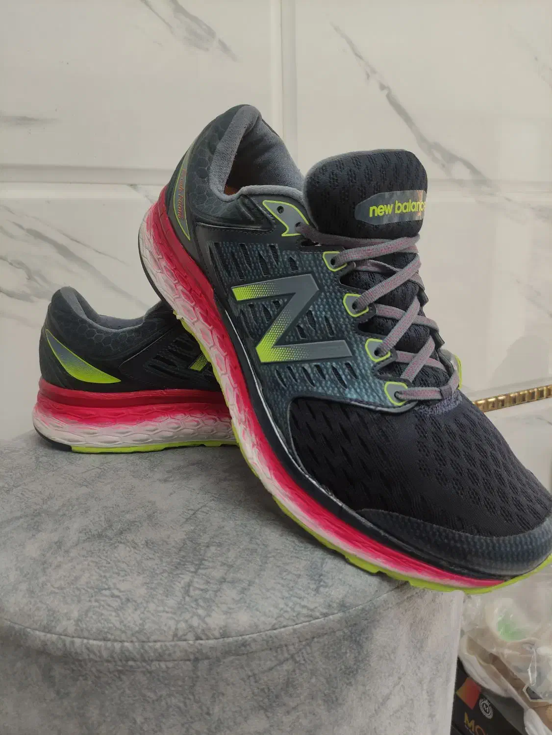 کفش اسپرت|کیف، کفش، کمربند|کنگاور, |دیوار