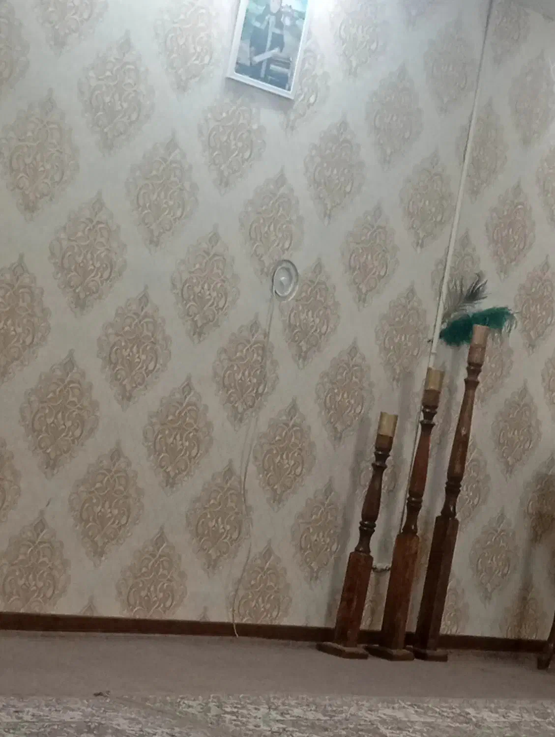 جا شمعی چوبی کنار سالنی شیک و زیبا|چراغ خواب و آباژور|مشهد, شهرک امام هادی (شهرک غرب)|دیوار