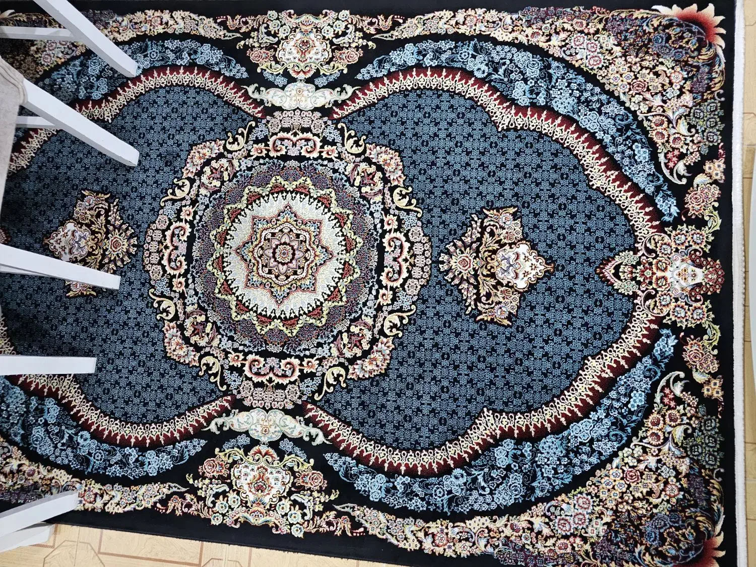 فرش ۴متری ۷۰۰شانه در حدنو|فرش|رشت, حومه رشت|دیوار