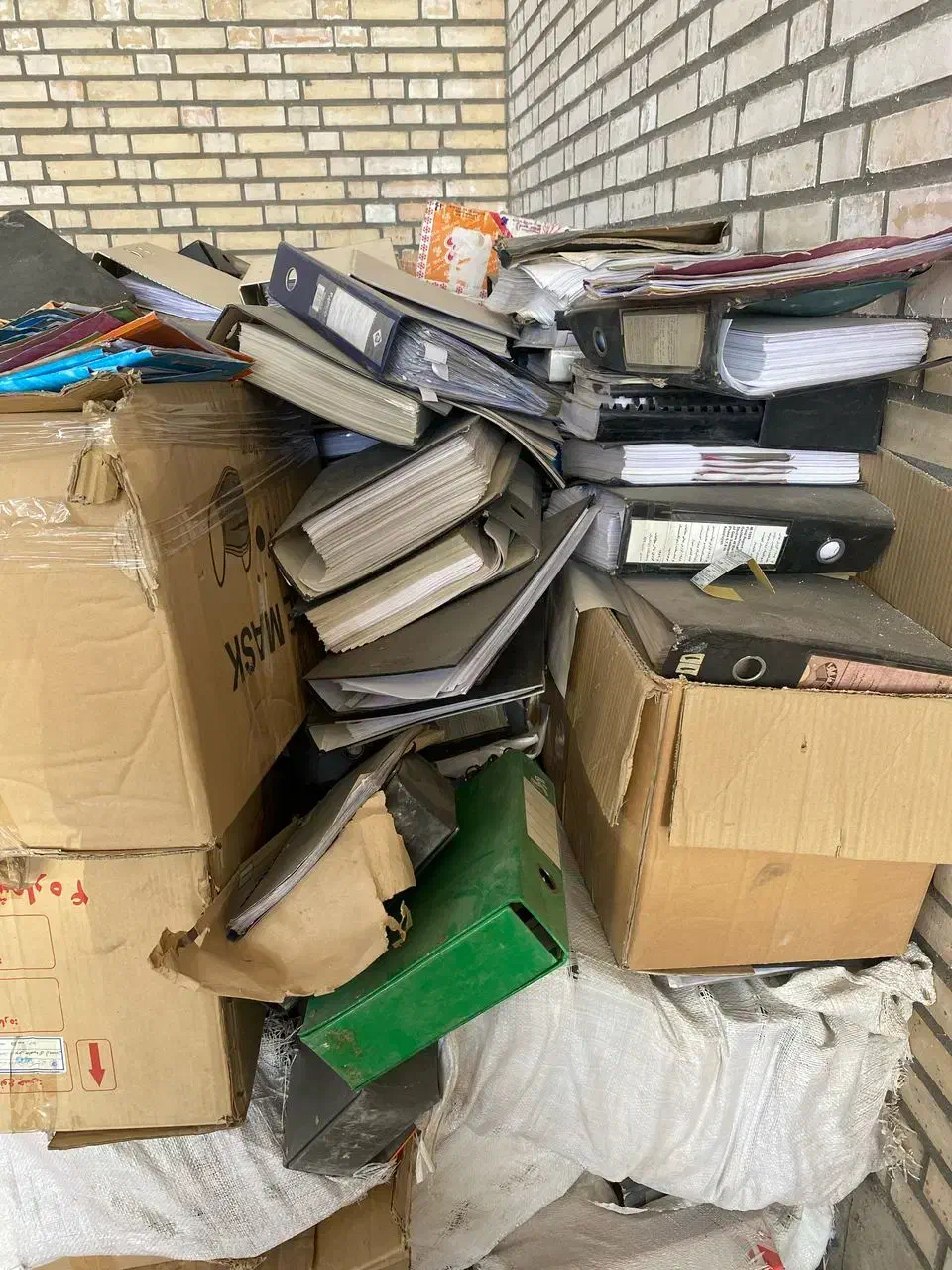 خریدوفروش کاغذ باطله کتاب پرونده اداری|عمدهفروشی|تهران, فاطمی|دیوار