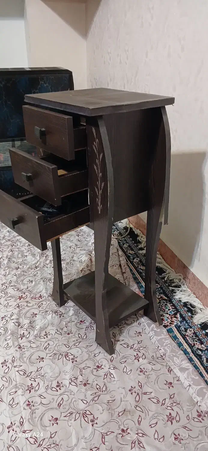 میز تلفن چوبی سه کشو|میز تلفن|اسلام‌شهر, شهرک سعیدیه|دیوار