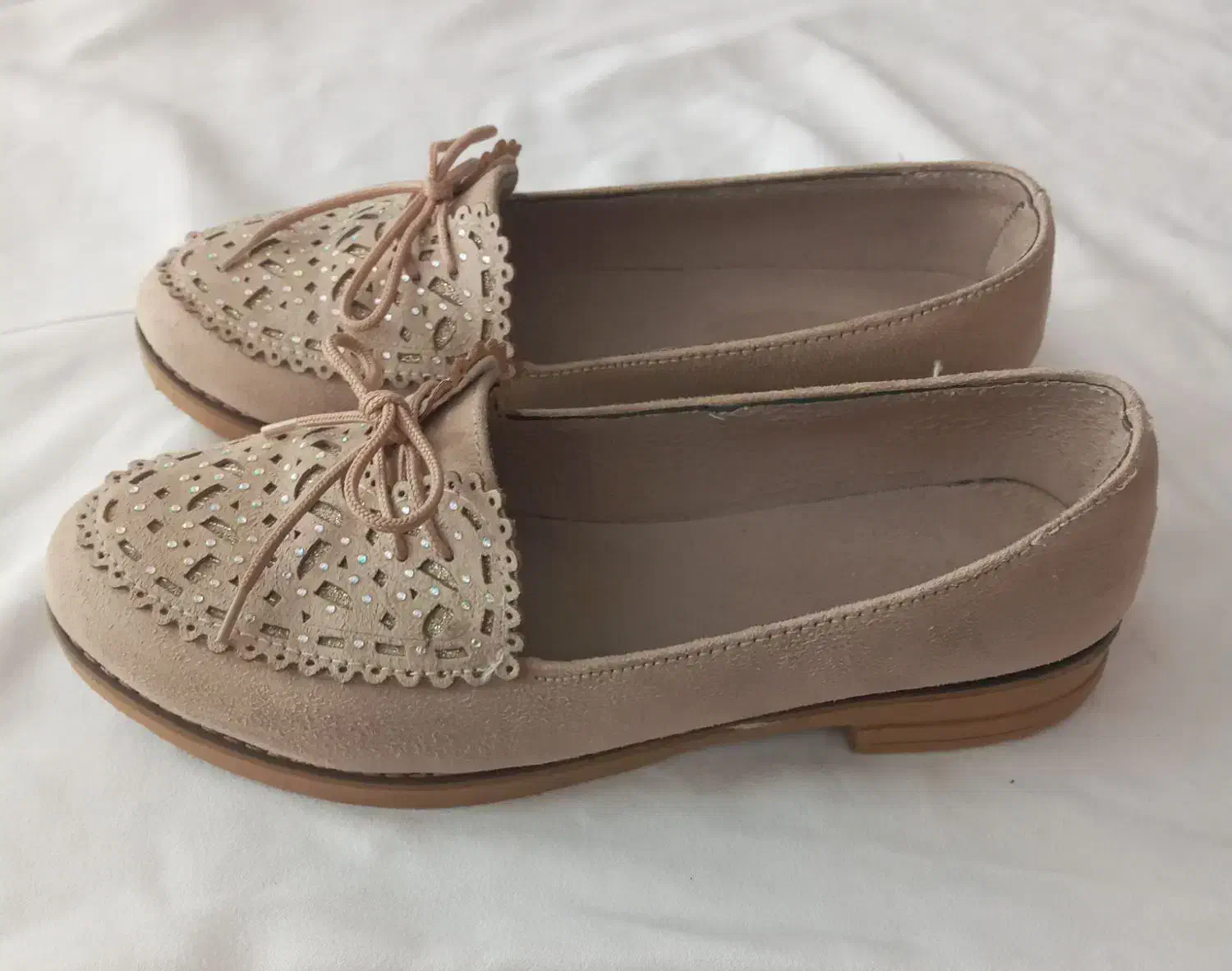 کفش مجلسی|کیف، کفش، کمربند|ساوه, |دیوار