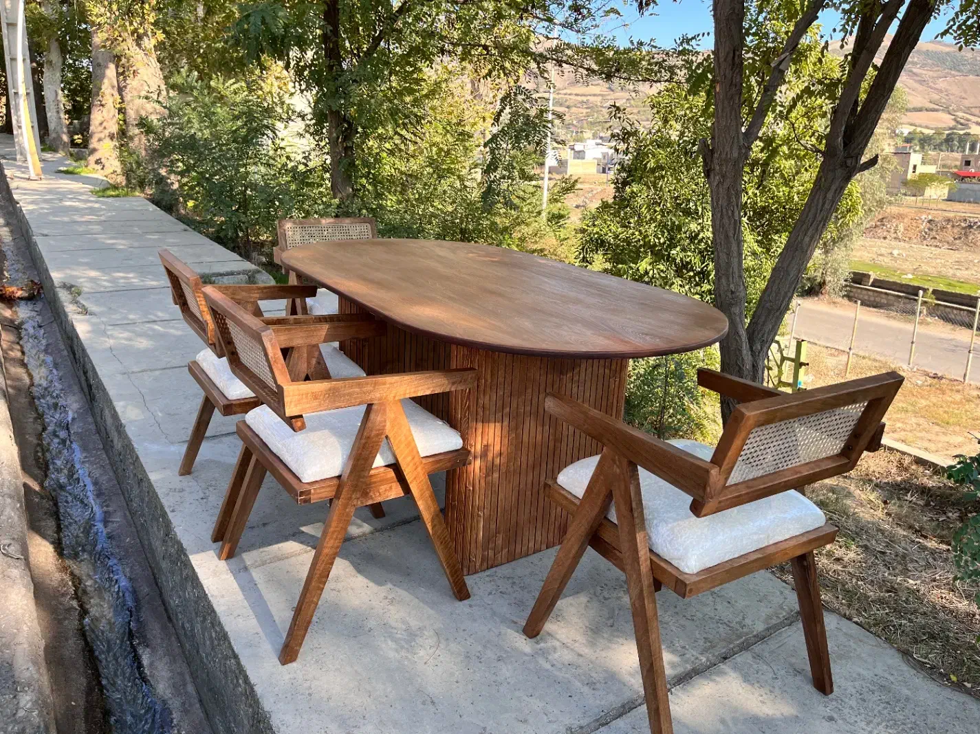 صندلی مینیمال چوبی پشت حصیر بامبو قابل مونتاژ گردو|میز و صندلی غذاخوری|مینودشت, |دیوار