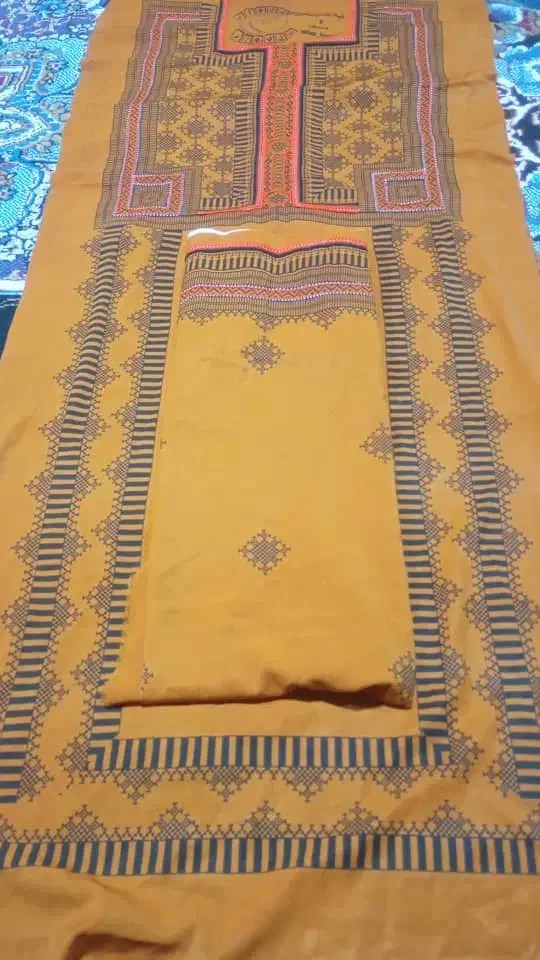 دوخت لباس تپه ای|لباس|سیب و سوران, |دیوار