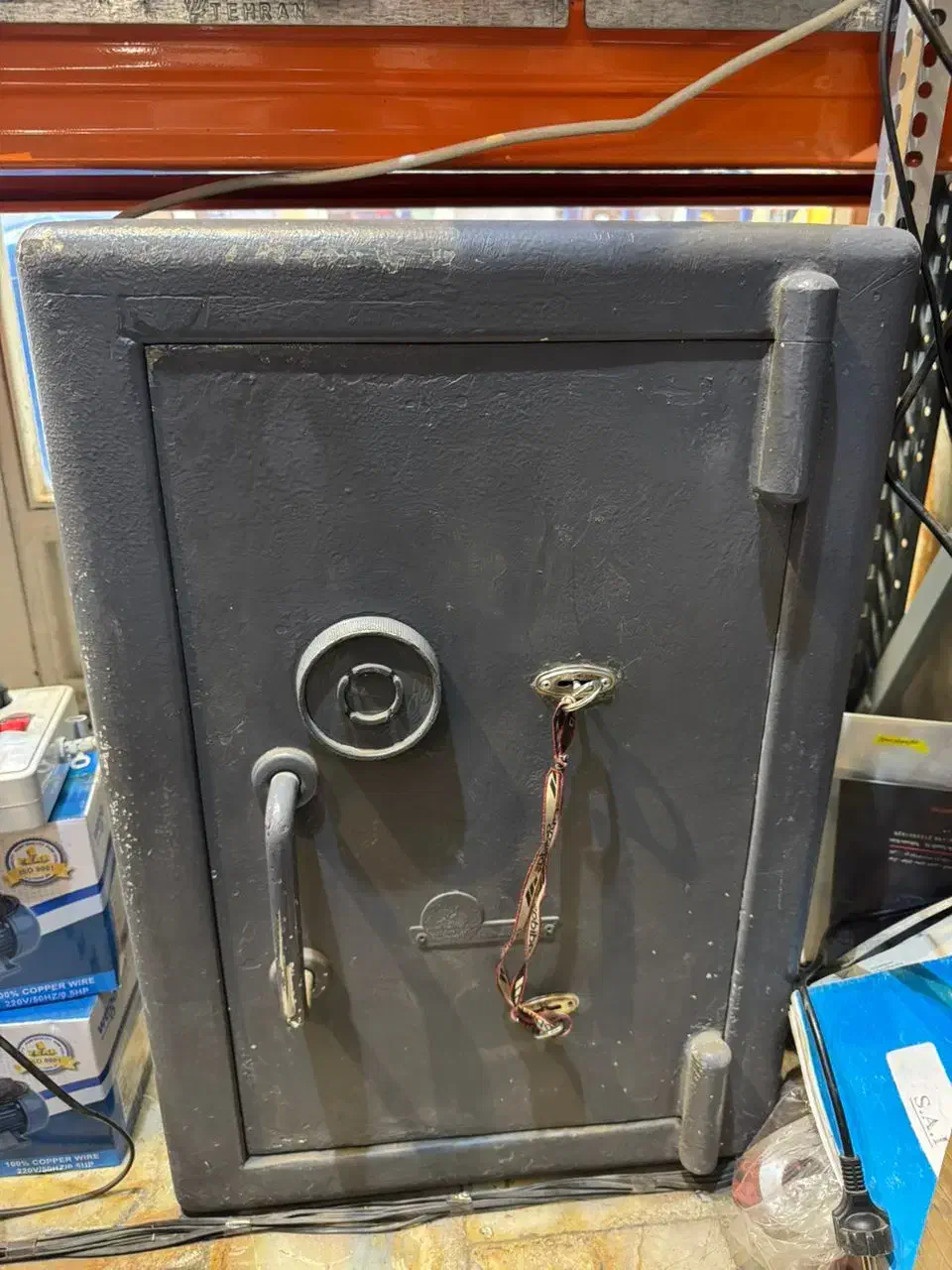 گاو صندوق فروشگاهی کاوه|فروشگاه و مغازه|تهران, بهارستان|دیوار