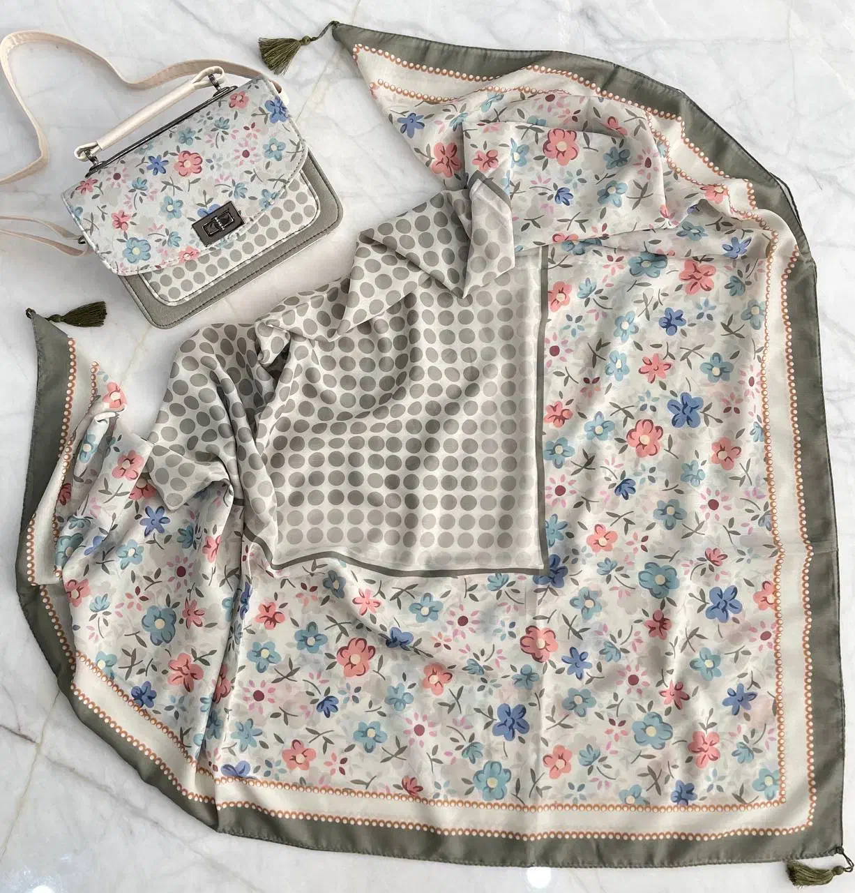 ست کیف و روسری (شال)|لباس|نائین, |دیوار